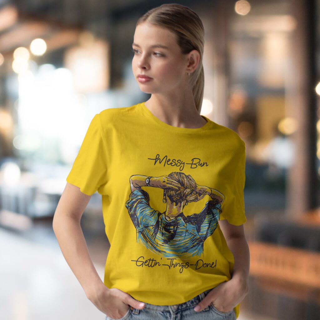 MESSY BUN YELLOW T-SHIRT